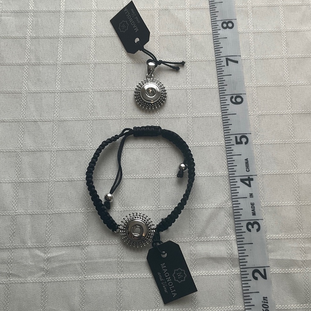 Magnolia and Vine Silver and Black Bracelet Set